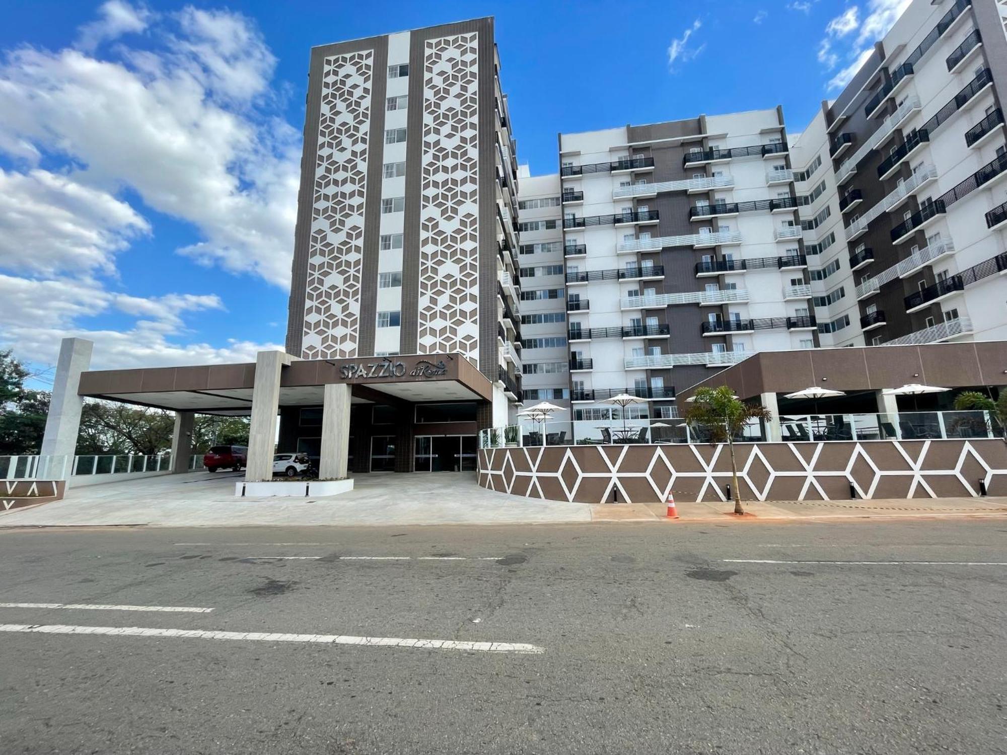 Spazzio Diroma Com Acesso Ao Acqua Park, Splash E Slide Caldas Novas Dış mekan fotoğraf