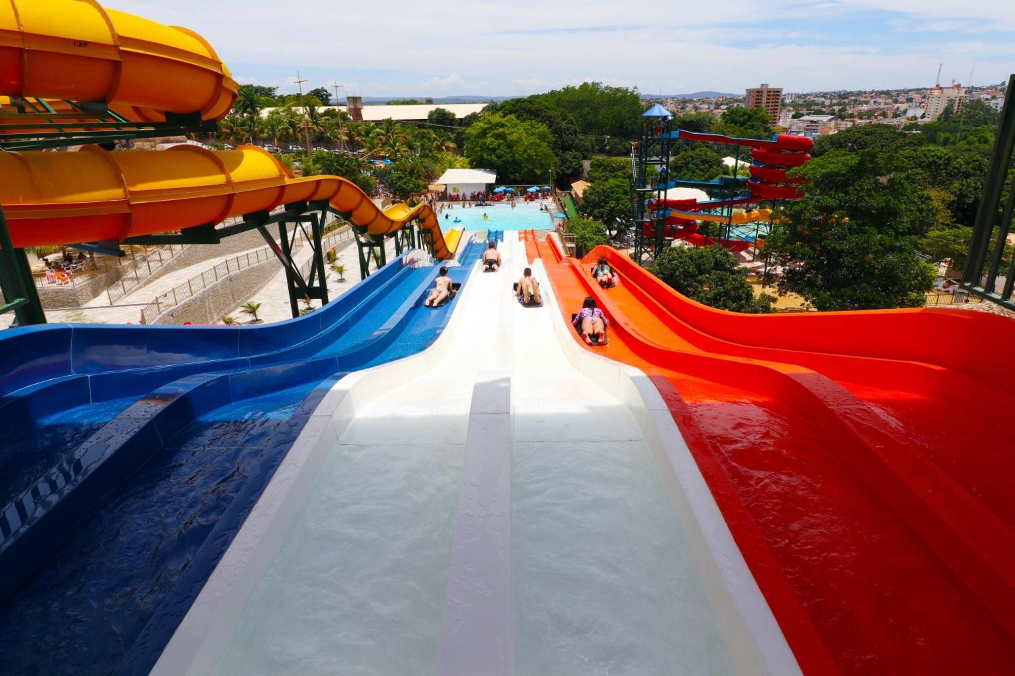 Spazzio Diroma Com Acesso Ao Acqua Park, Splash E Slide Caldas Novas Dış mekan fotoğraf